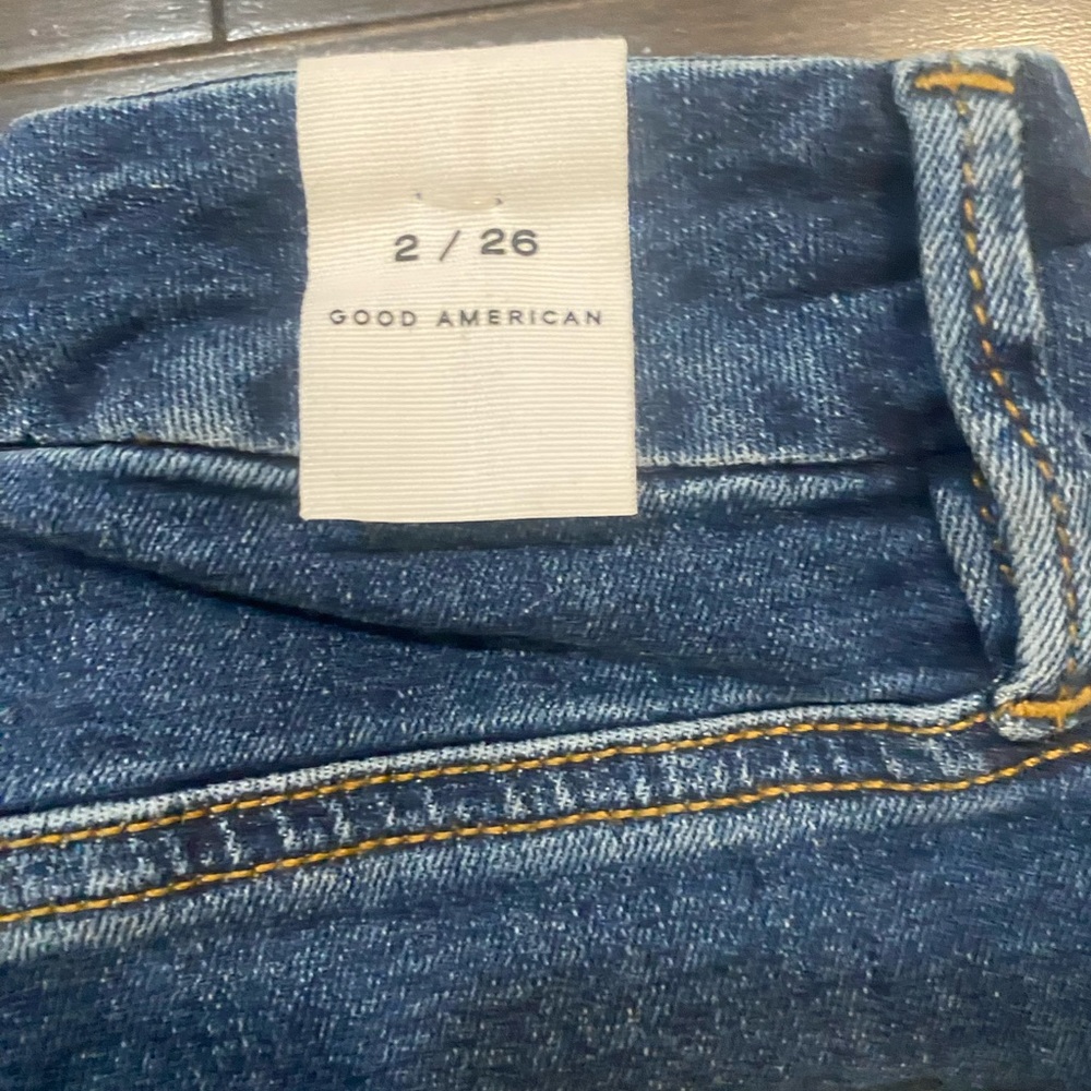 NWT Good American “Good Legs” denim jeans from Nordstrom’s. Size 2/26 - Picture 3 of 10